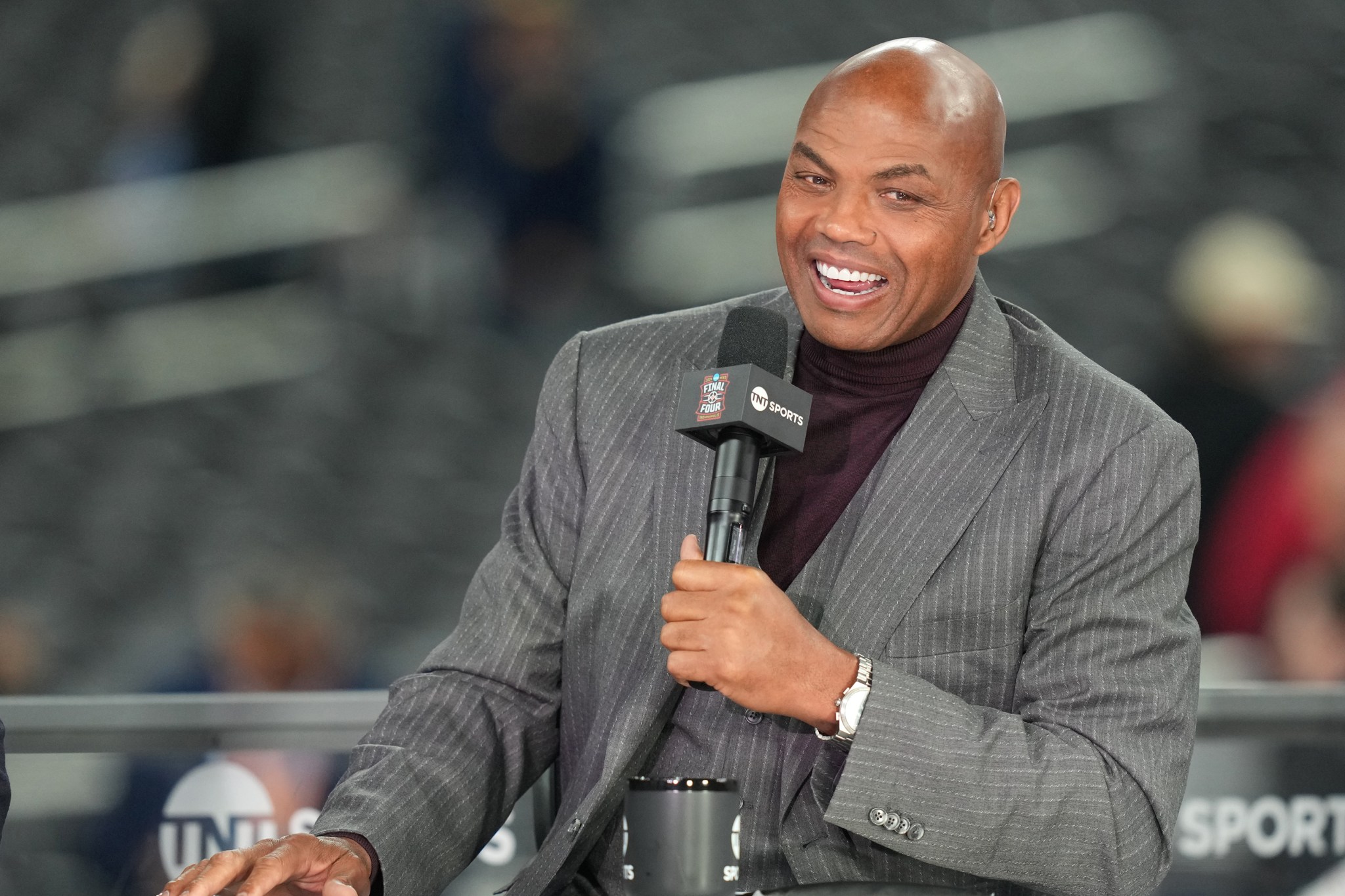 Social media roasts Charles Barkley over hilarious 'Inside the NBA' blunder