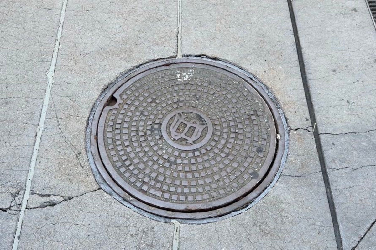 Man living in sewer arrested for harassing children, mom claims