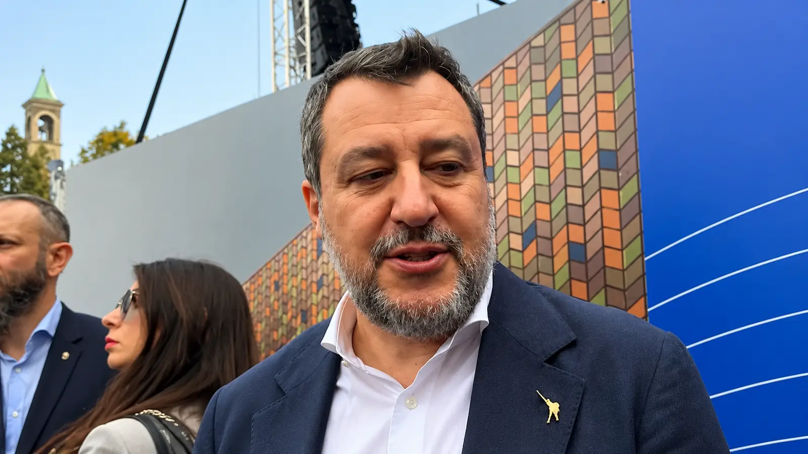 Scuola, in pensione a 64 anni invece che 67. Salvini assicura: 