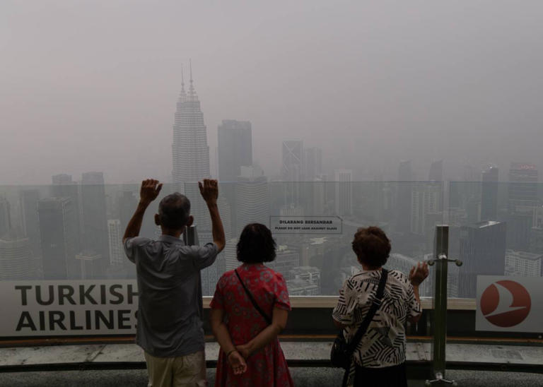Southeast Asia's worst haze in over a decade sparks student protests