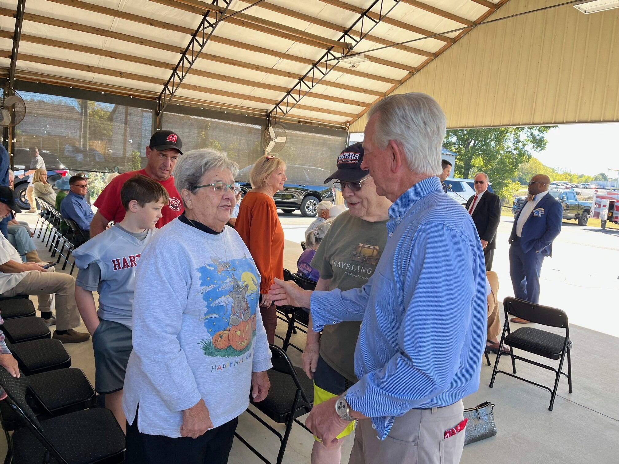 Facing hecklers, Tommy Tuberville says Christians, Republicans and gun ...