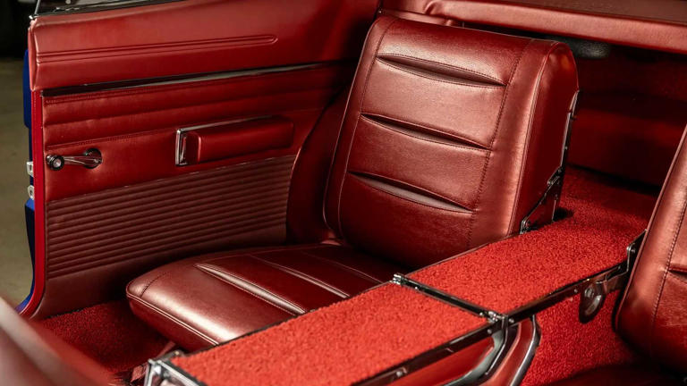 This 1968 Dodge Charger broke necks at SEMA, then outsold an 8-mile ...