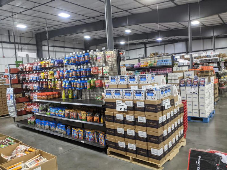 This 30,000-square-foot Missouri discount store turns closeouts and ...