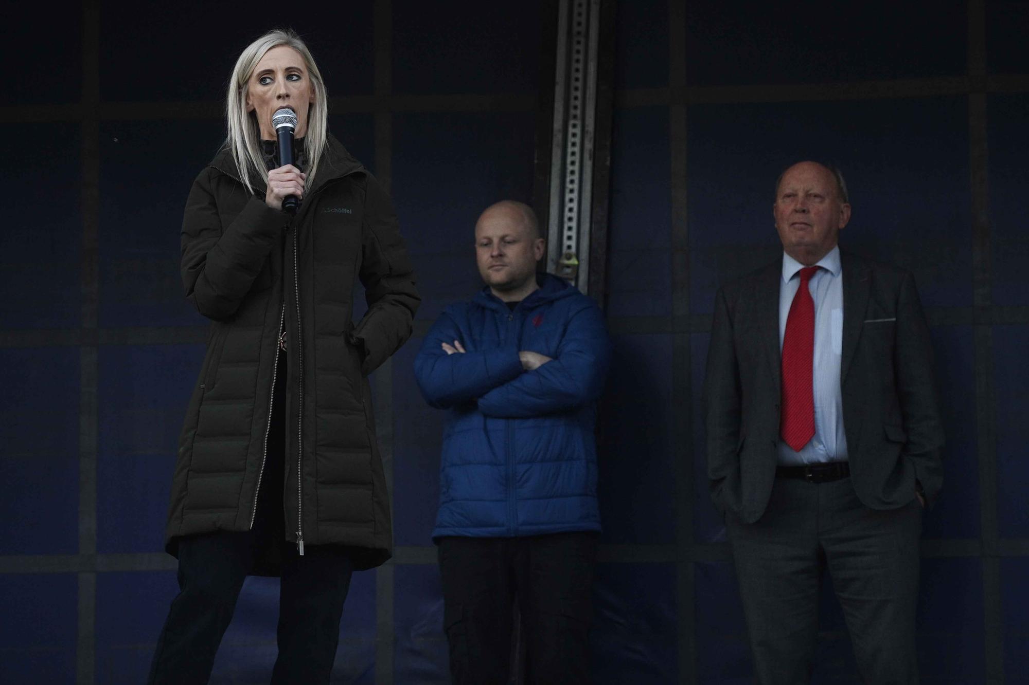 Carla Lockhart satisfying hardliners by resigning party position - Wilson