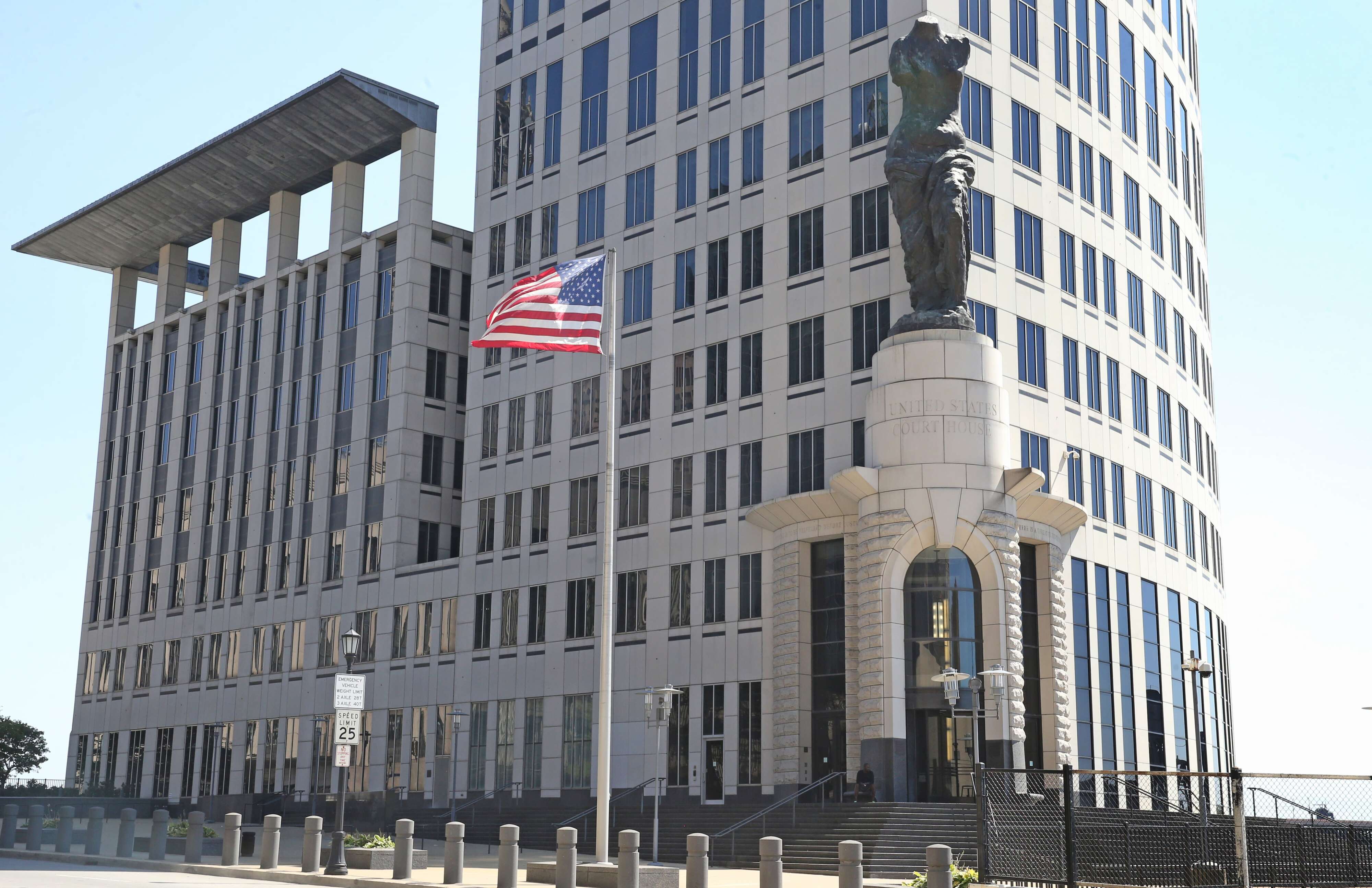 Maple Heights man accused of running prison drug ring with Italian ...