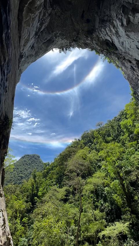 Waterfall optical illusion captured at Casa de Pedra Cave