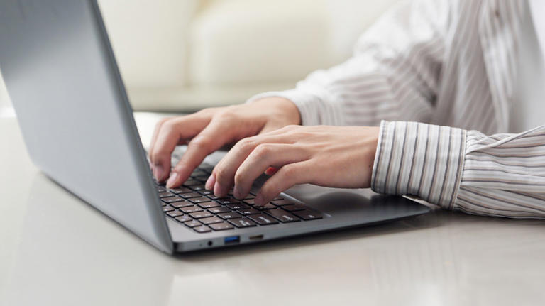 What was the first internet chat room?