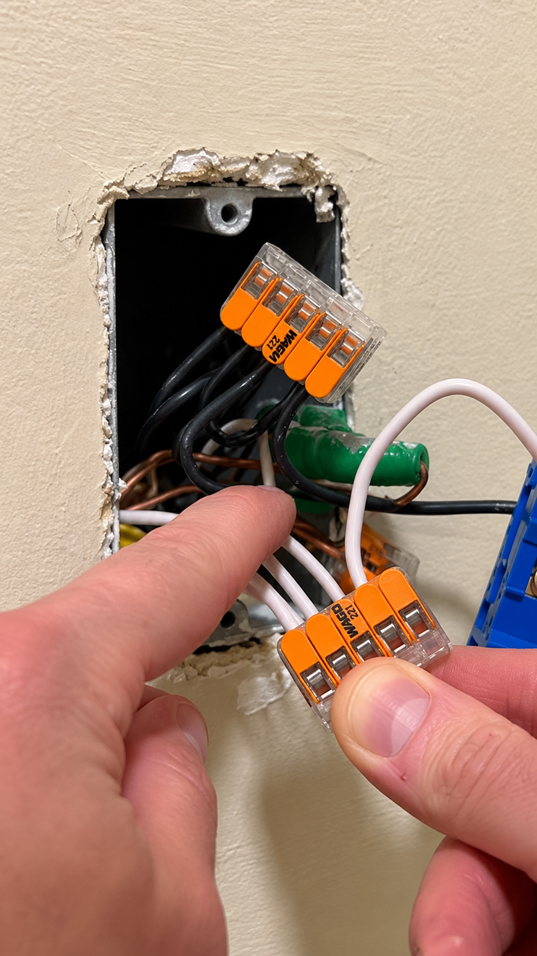 Wago connectors: brilliant invention or overhyped gadget?