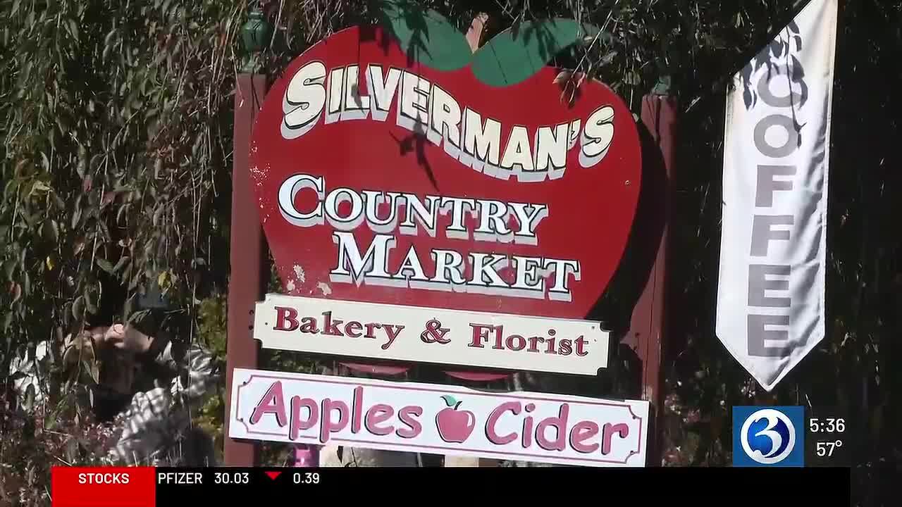 Silverman’s Farm in Easton draws families for fall foliage, pumpkin picking