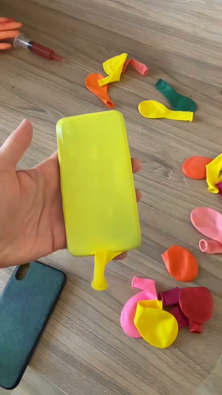 Balloon phone case DIY