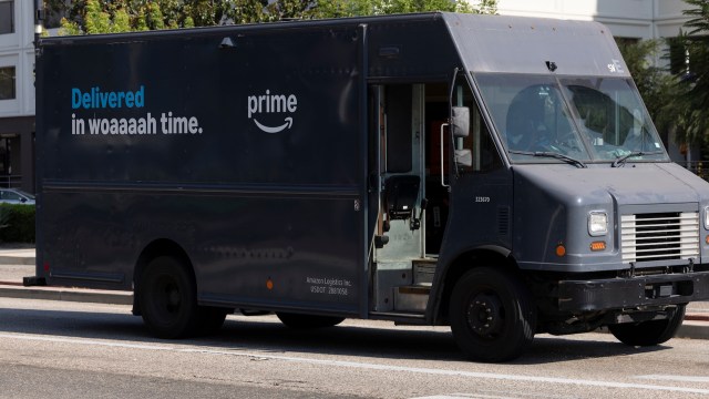 NYC mayor calls out Amazon's treatment of delivery drivers as city ...