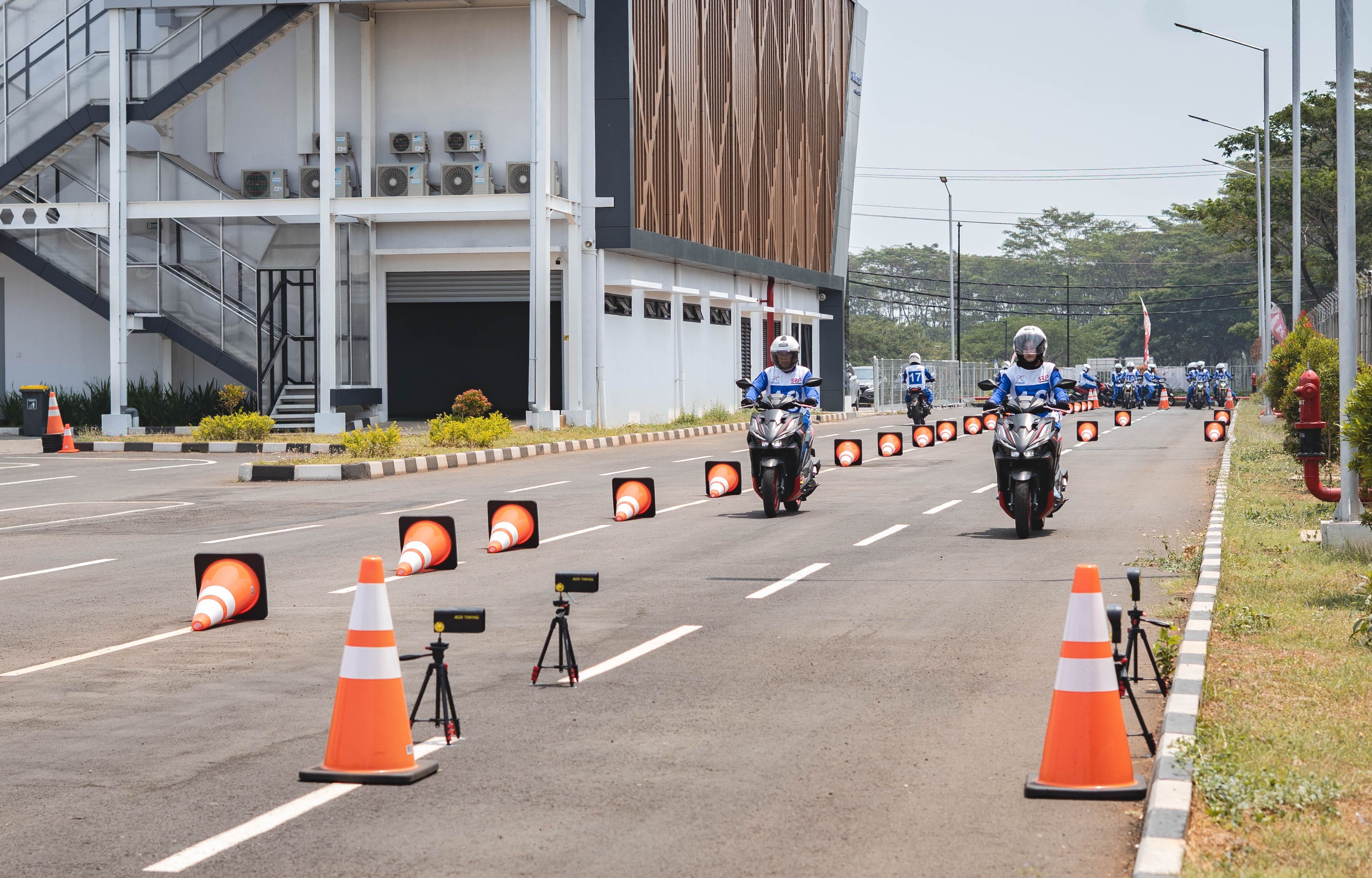 Astra Motor Jawa Tengah ternyata punya pusat safety riding selengkap ini