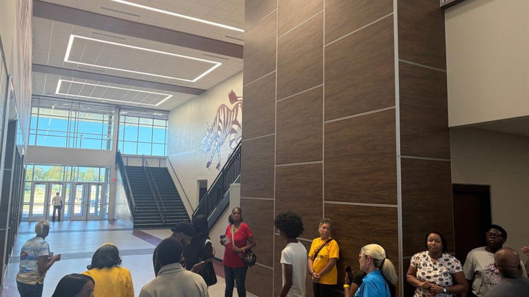 Pine Bluff High opens new campus with 2,000-seat arena, career training ...