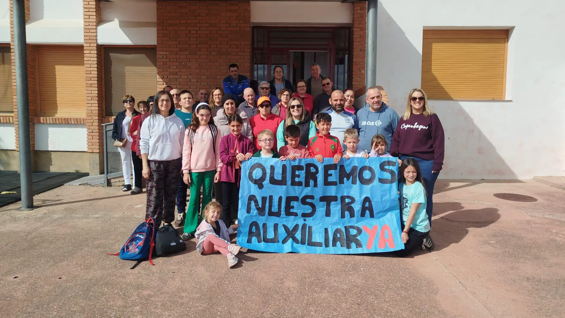Concentraciones a las puertas de seis colegios de Teruel para reclamar ...
