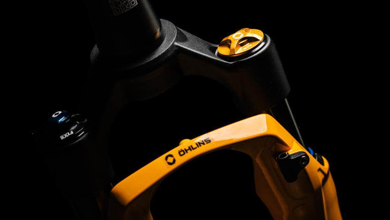 Moto and mountain bike icon Öhlins debuts a lust-worthy gravel fork