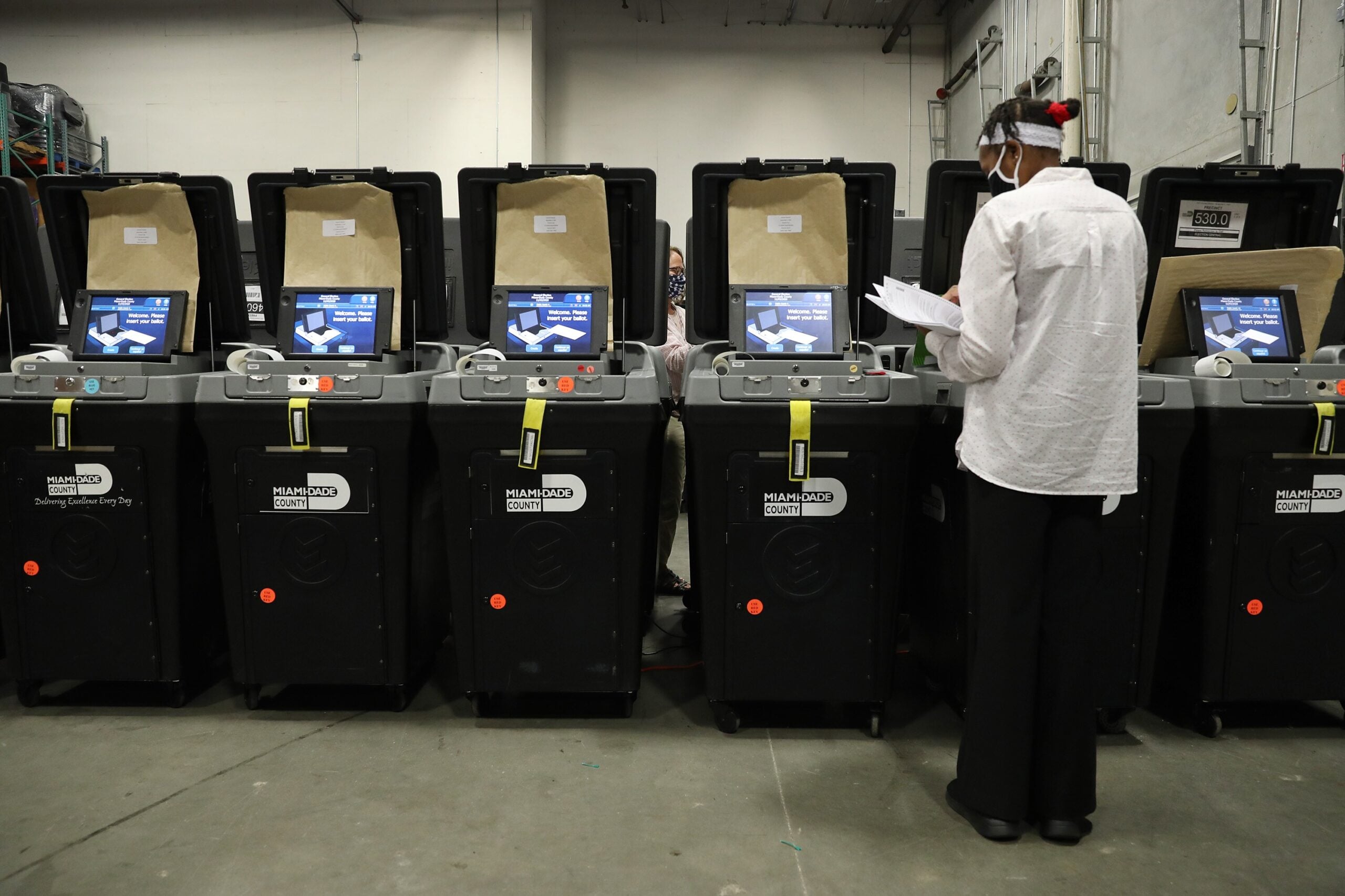 Voting machine complaints spread online, but officials say there’s no ...