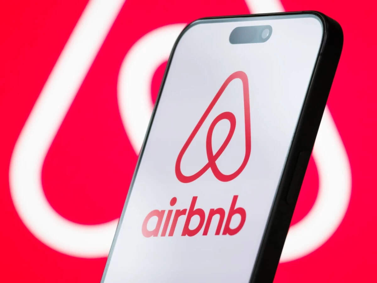 Airbnb announces a new ban that goes into effect starting November 20 ...