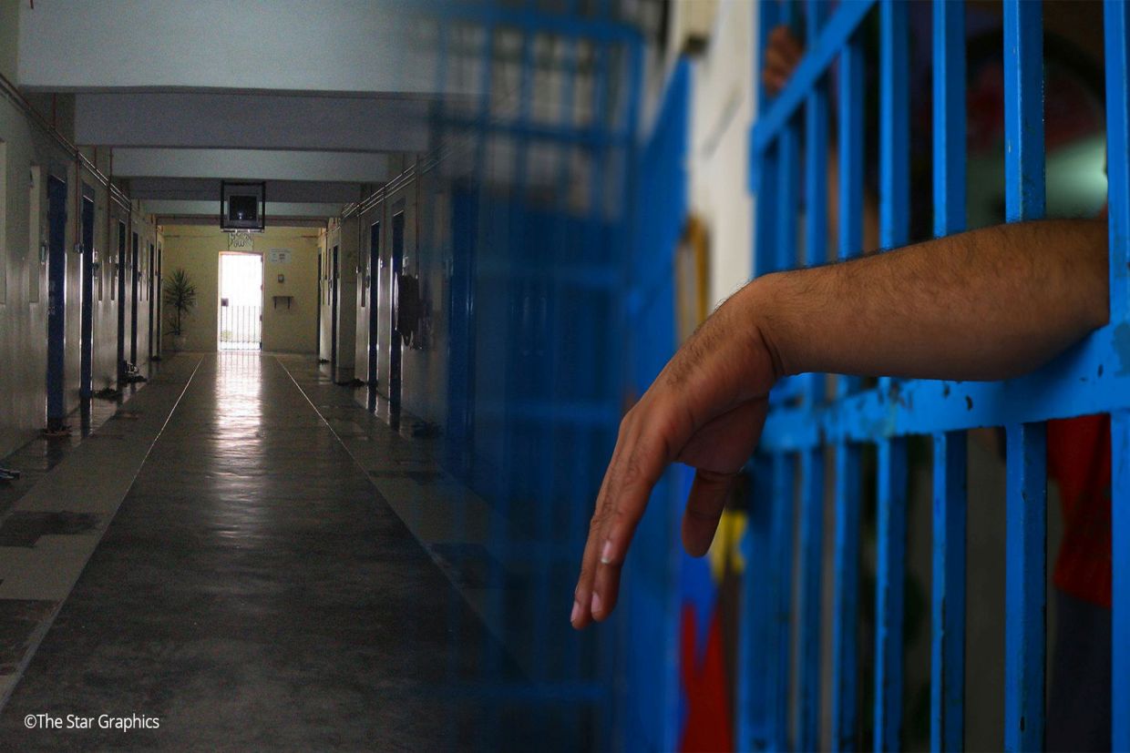 Post-mortem finds no internal injuries in detainee's death, exact cause ...