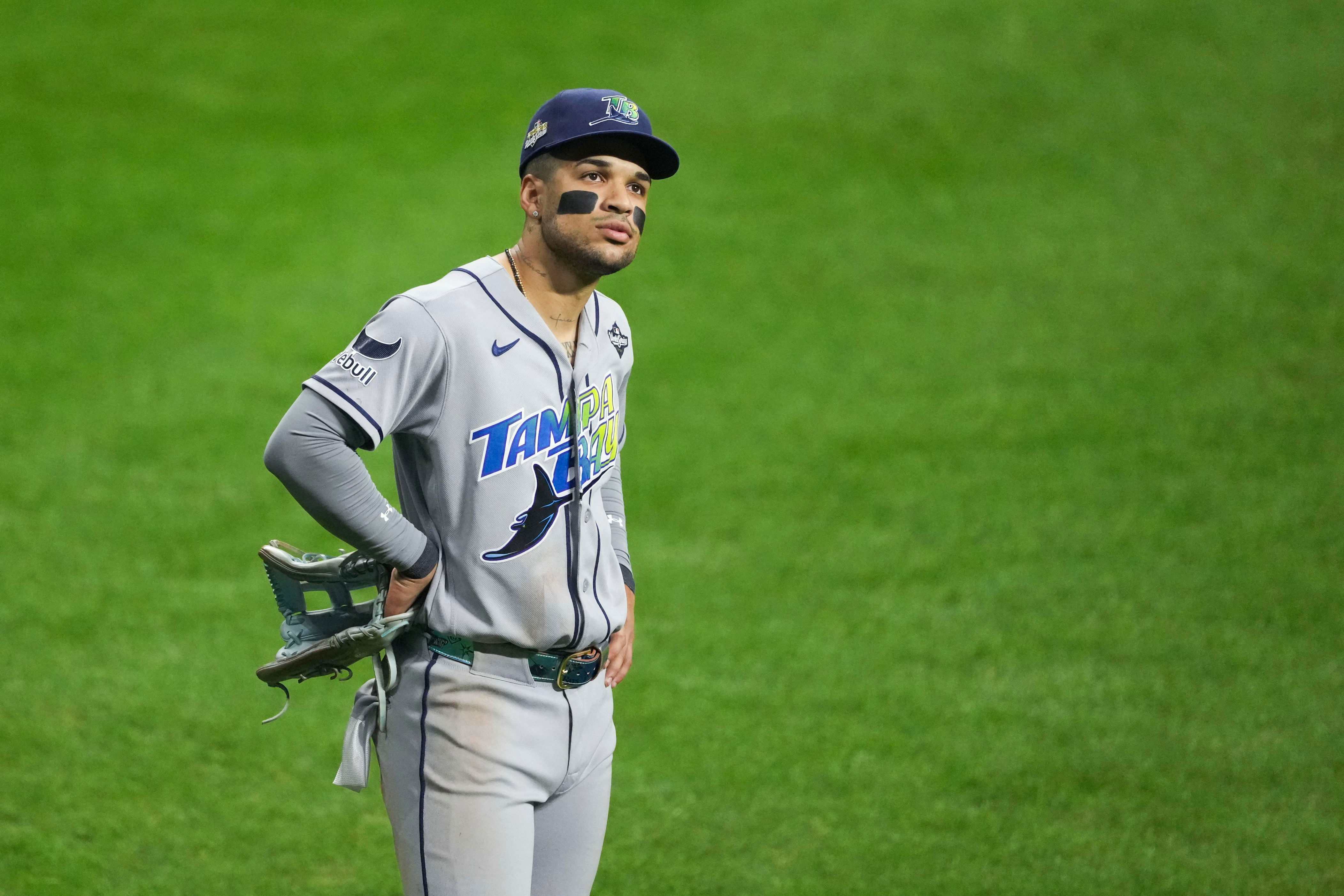 Game 1 slipped away, one chance at a time: Rays 2, Brewers 3