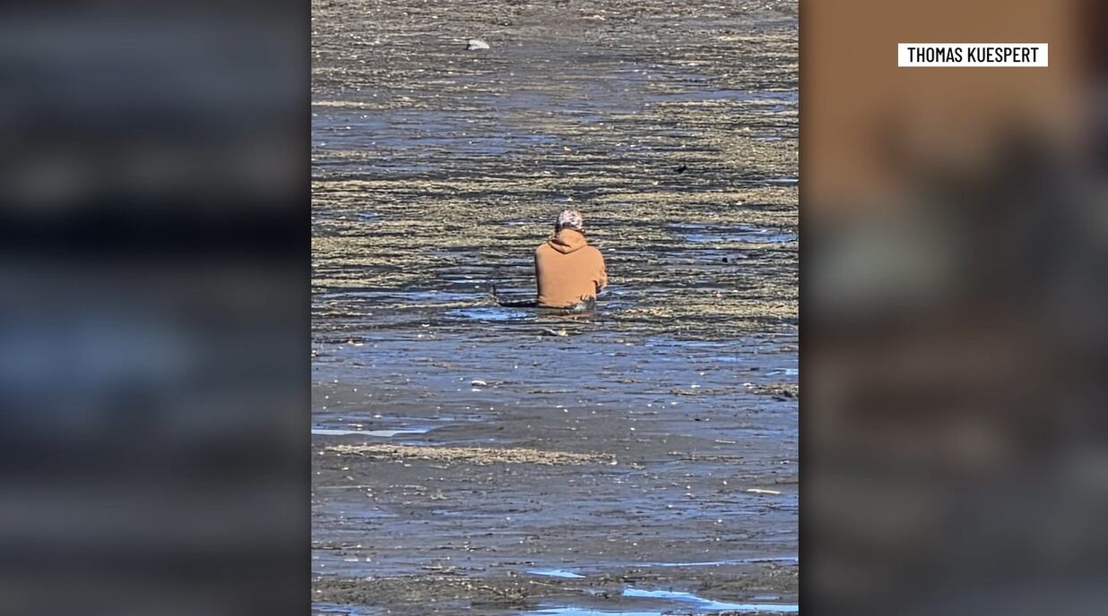 Duck hunter rescued after getting stuck in Sebasticook Lake mud
