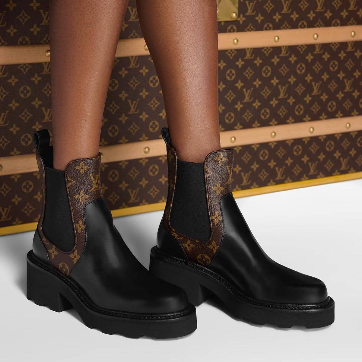 8 rekomendasi sepatu boots Louis Vuitton, cek sebelum beli!