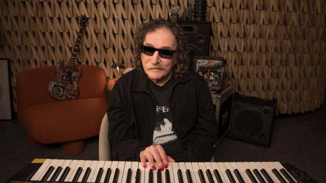 Netflix anunció un documental sobre Charly García en su cumpleaños ...