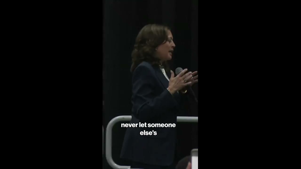Kamala Harris gets little reaction after butchering quote