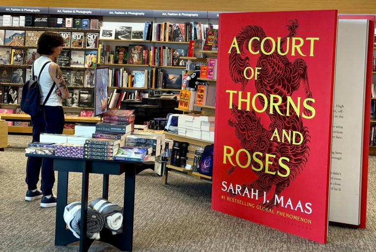 Romantasy fans ready for sleepless night as 'Court of Thorns and Roses ...