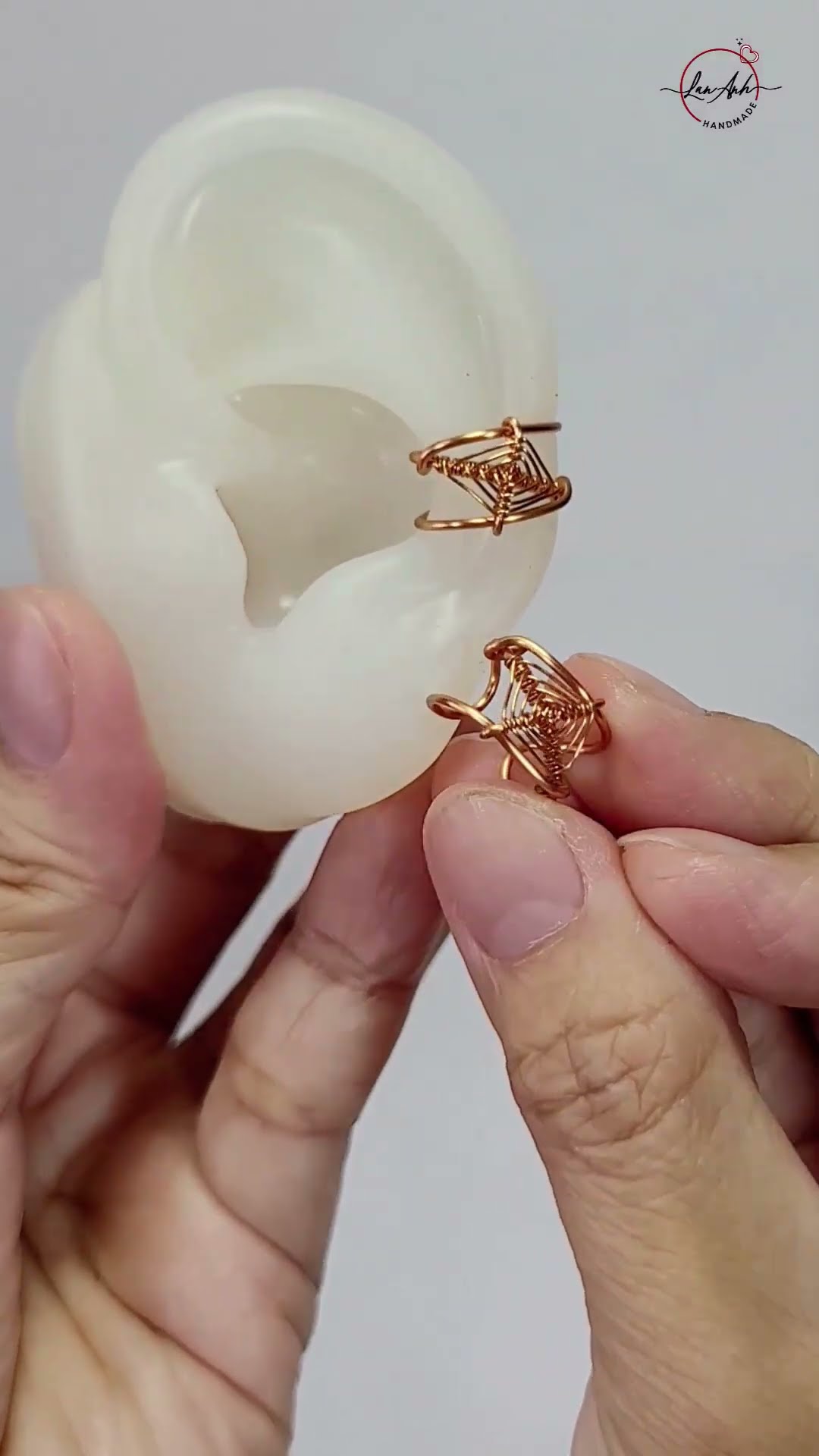 Easy wire woven ear cuff tutorial | DIY copper jewelry for beginners