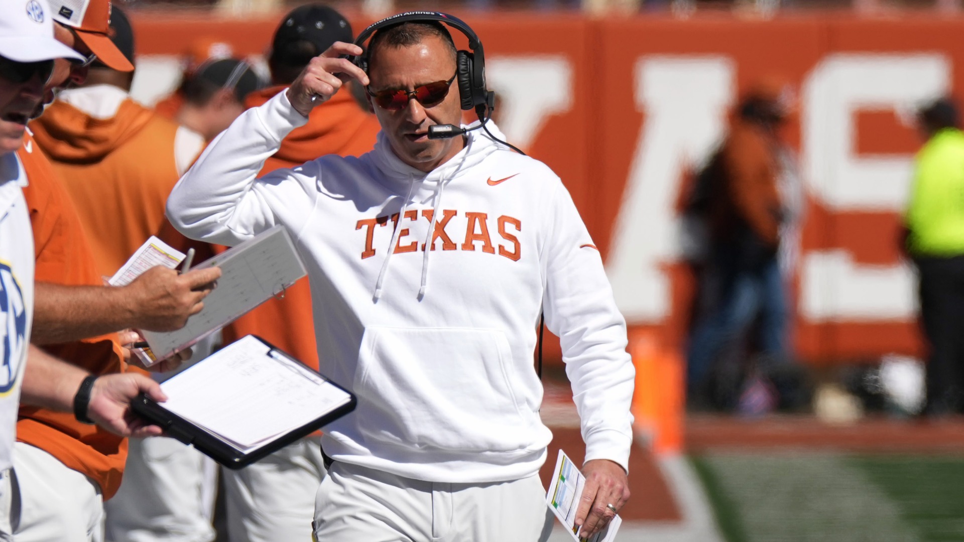 Ole Miss vs. Texas: Pressure mounts on Manning, Sarkisian
