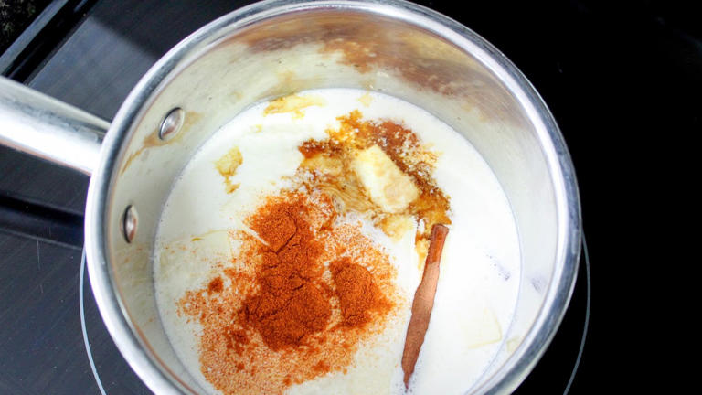 Wow, this homemade caramel is fantastic! Spicy pecan praline caramel