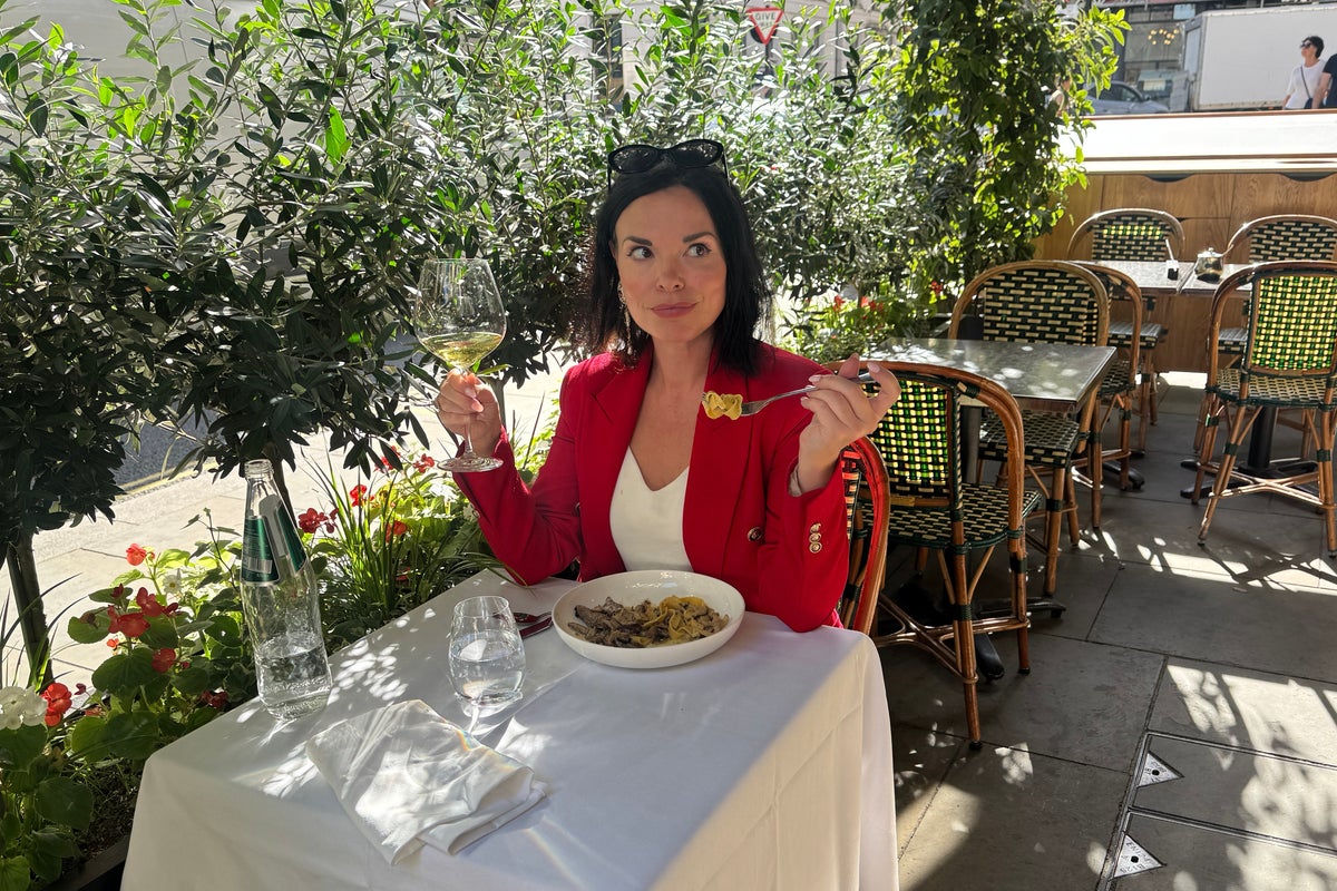 Could dining alone actually make you feel less lonely?