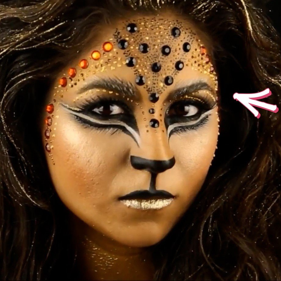 Simba-inspired Halloween makeup tutorial