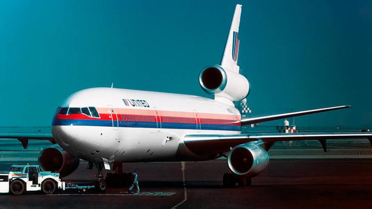 Farmer finds crash evidence: Iowa cornfield discovery aids Flight 232 ...