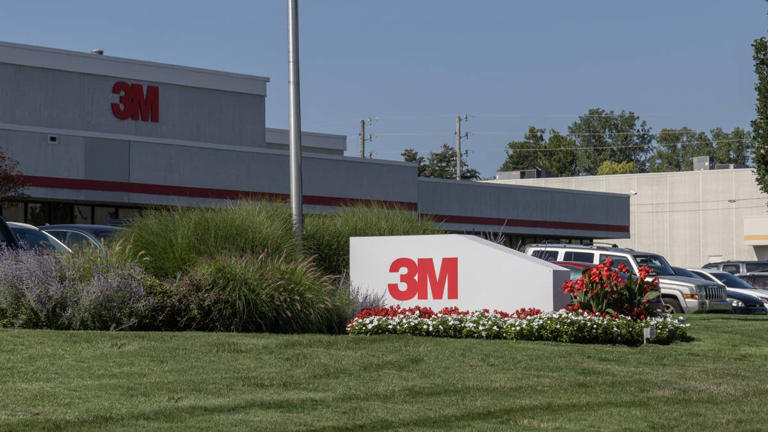 Post-it Notes maker 3M eyes AI gold rush in major Amazon deal