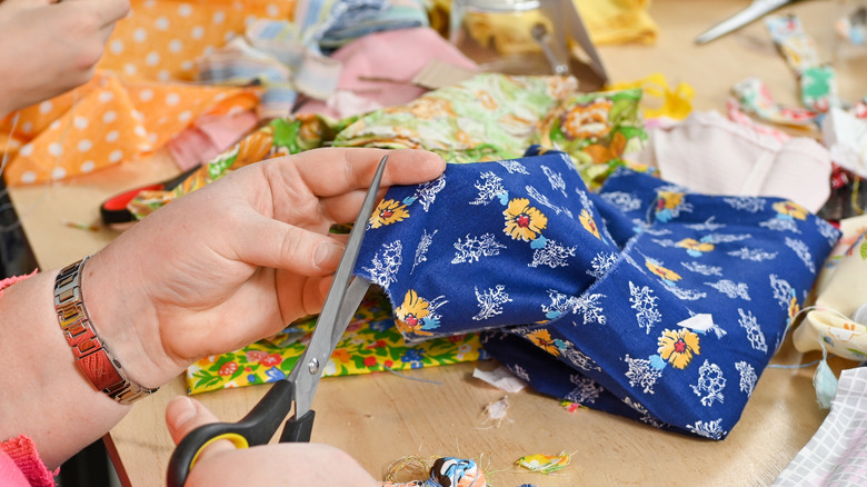 Don't toss quilt scraps: There's a charming way to use them to decorate ...