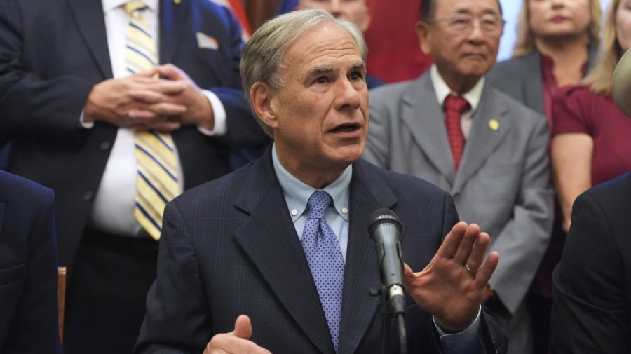Abbott rallies voters in Lindale as polls continue to show tight race