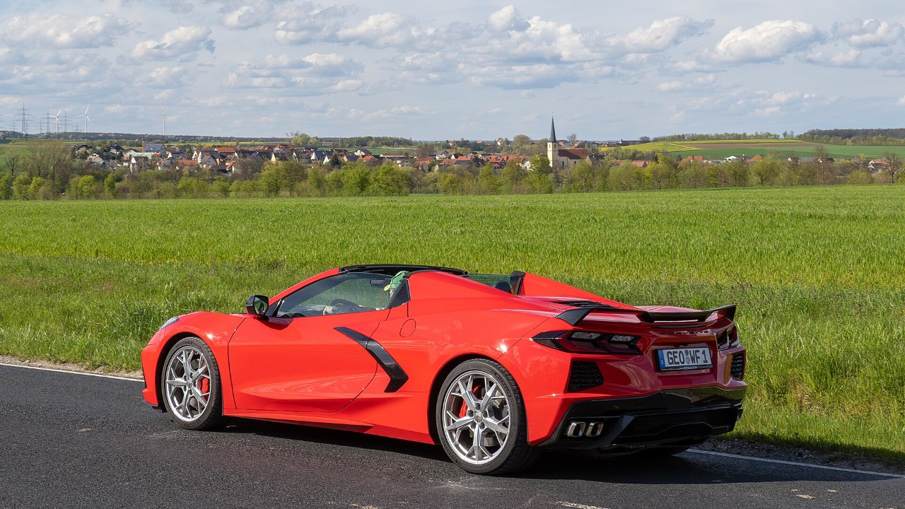 Chevrolet is building 15 Corvette V8 tourer convertibles for Japan ...