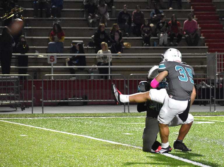Destin Marlins dominate Shoal River to reach county football final