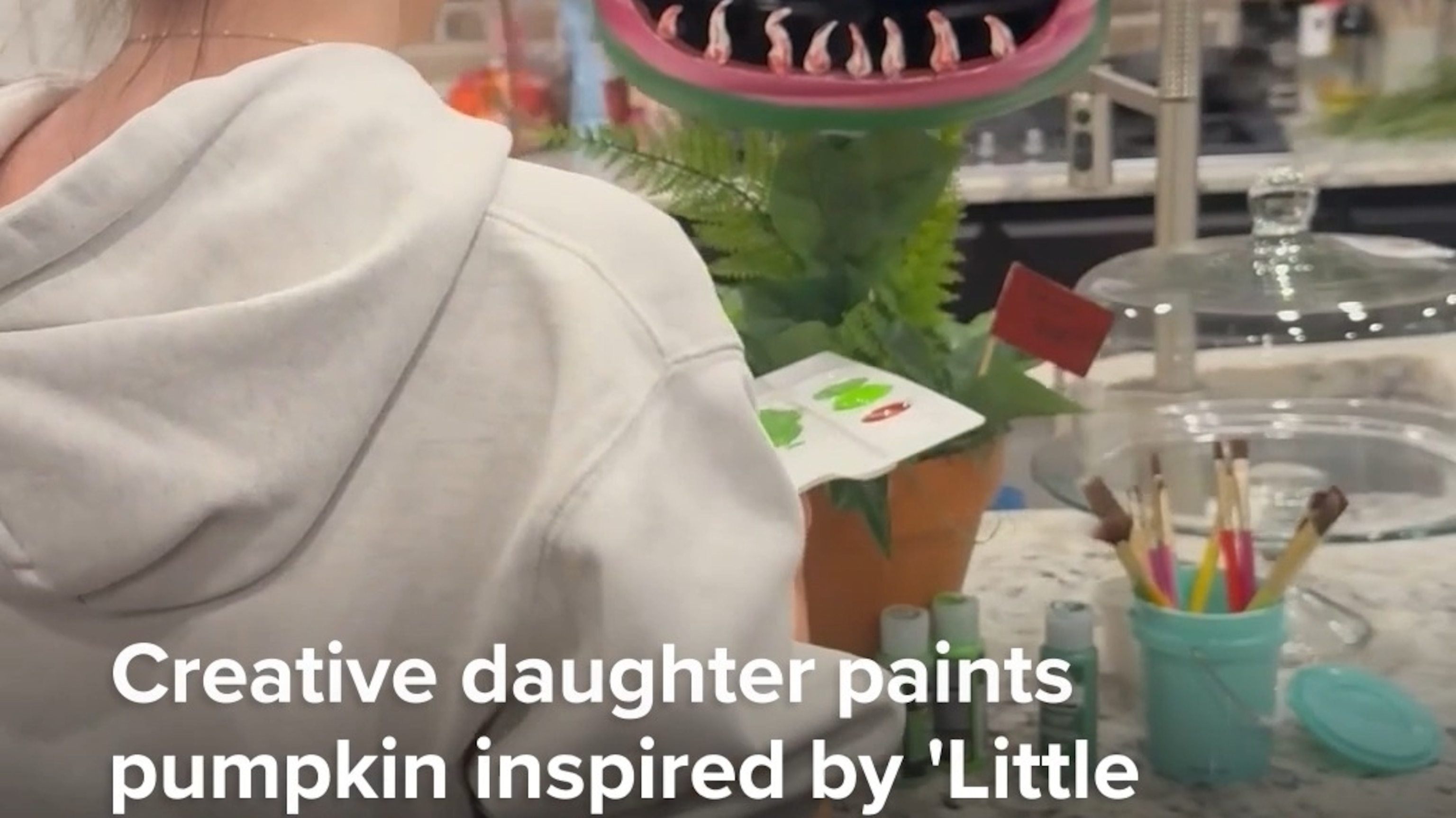 Creative daughter paints pumpkin inspired by 'Little Shop of Horrors ...