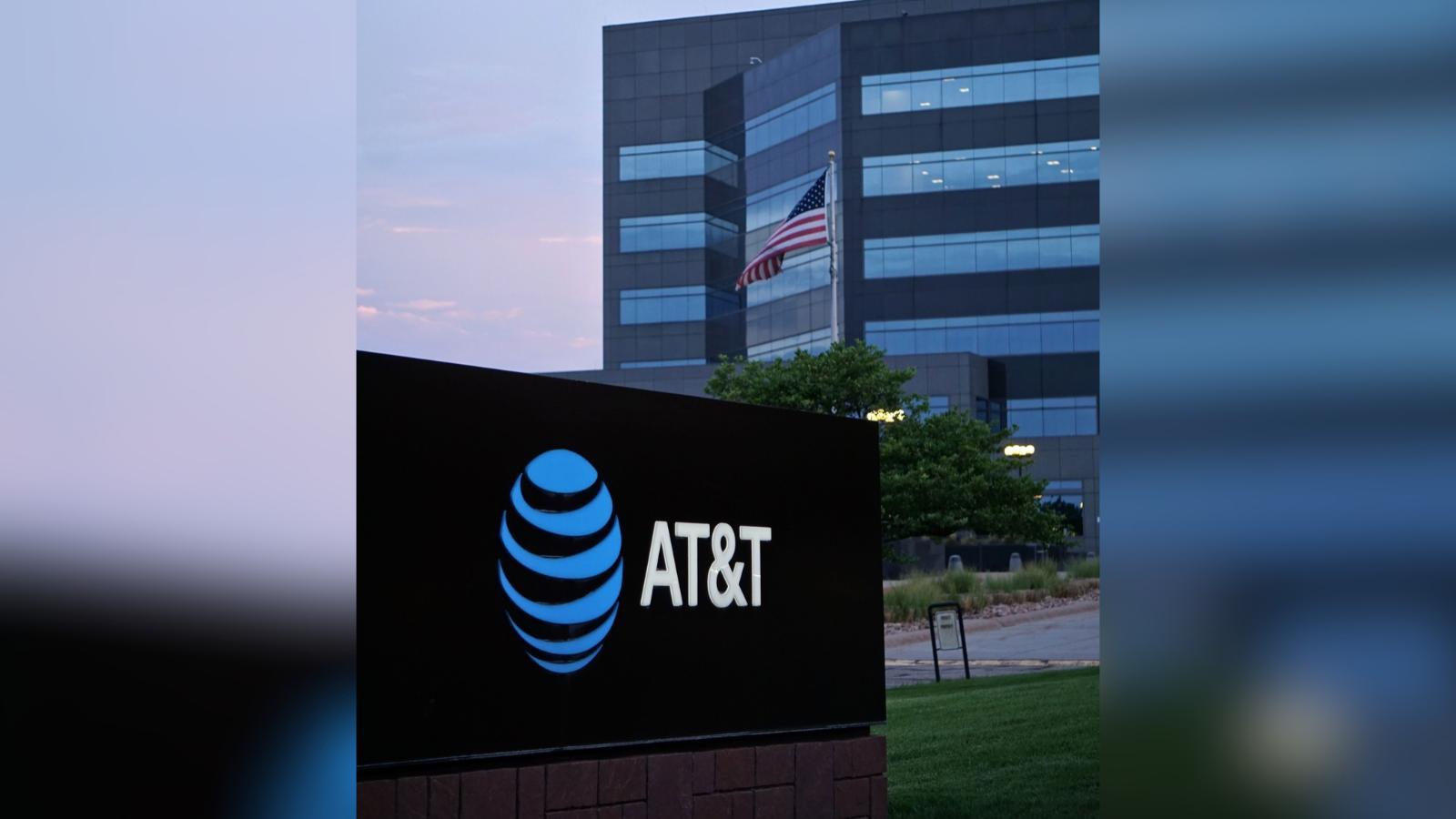 AT&T accused of making women who worked desk jobs for 25 years climb ...
