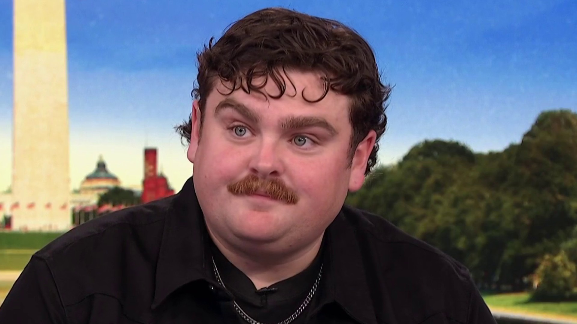 Country singer Bryan Andrews works to turn out voters