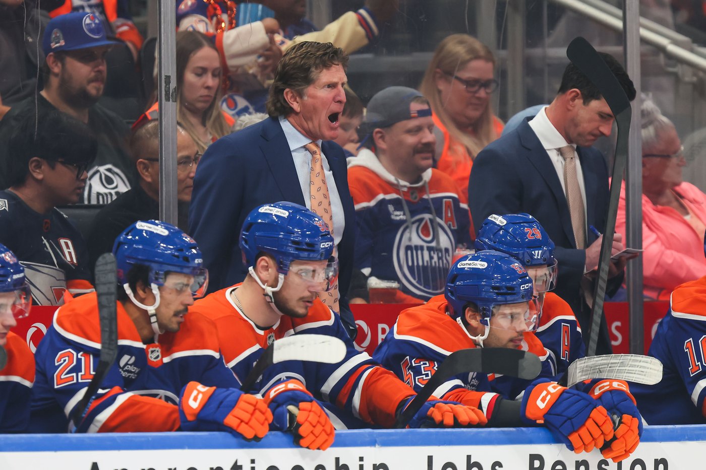 Babcock faces former Leafs for first time as surging Oilers host Toronto