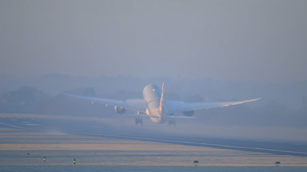 Firm landings and a Boeing 787 surprise in fog