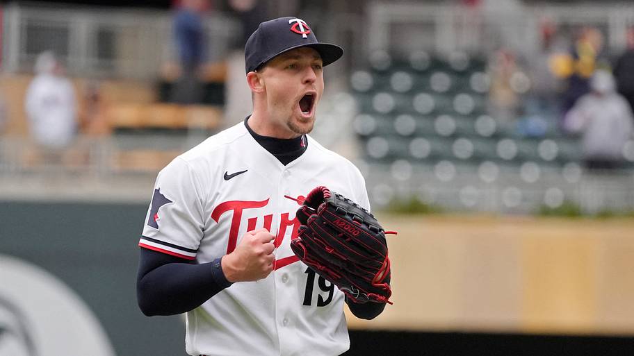 Eric Orze’s roster clock gives the Twins a different bullpen decision