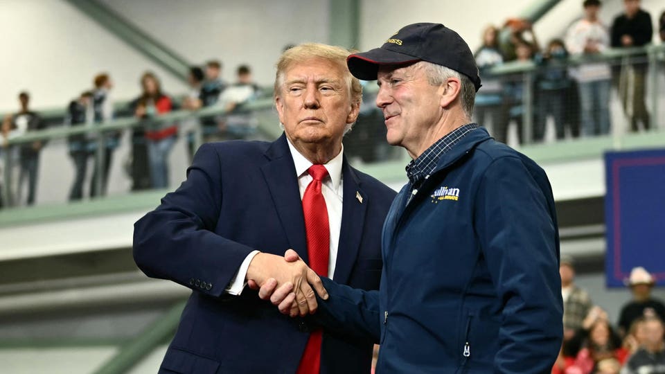 Trump already challenges midterm results—asks Alaska not to certify Senate race if Democrat Peltola wins