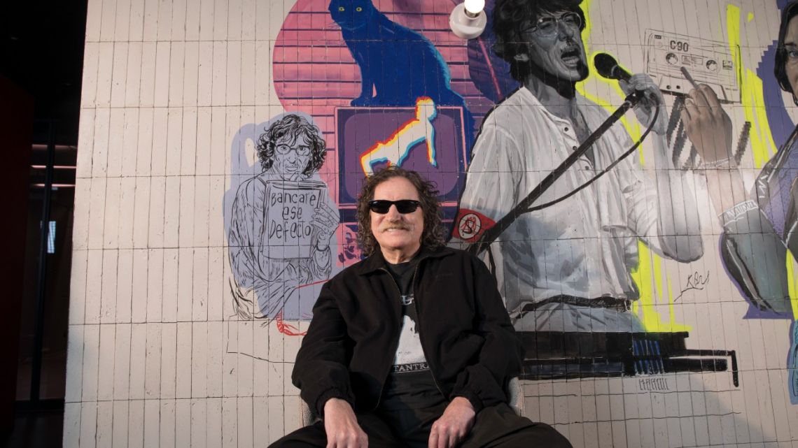 Charly García cumple 75 años, y Netflix anuncia su documental: el ...