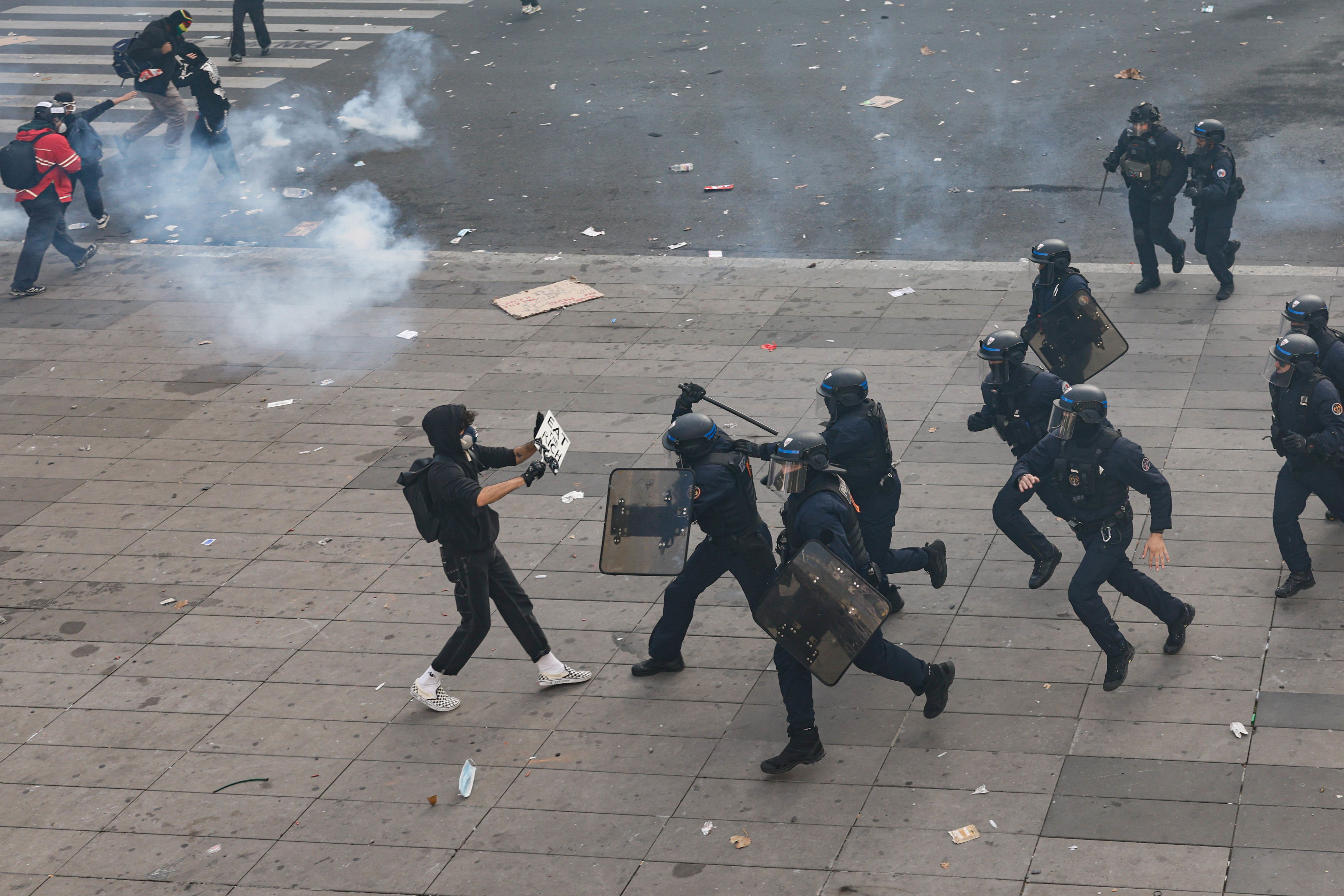 Mobilisations du 17 octobre : plainte pour « tentative d’homicide » d ...