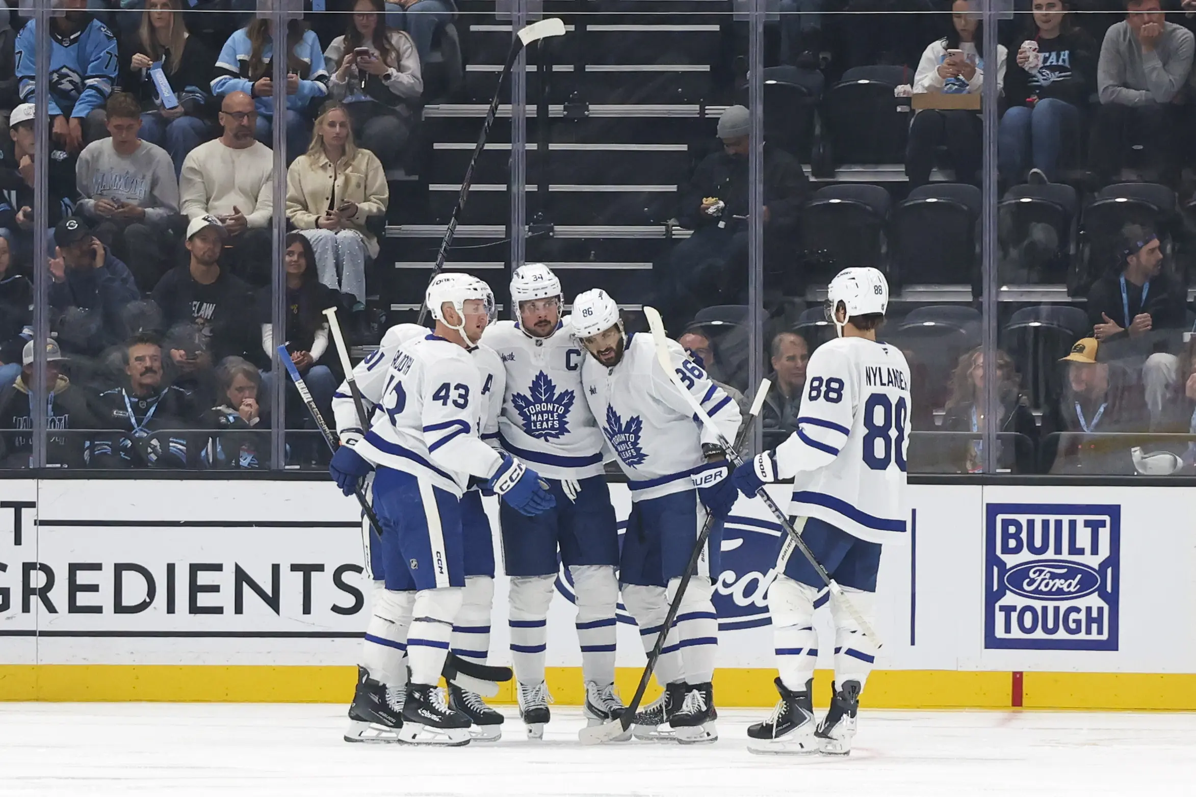 The dynamic three lines of the Toronto Maple Leafs