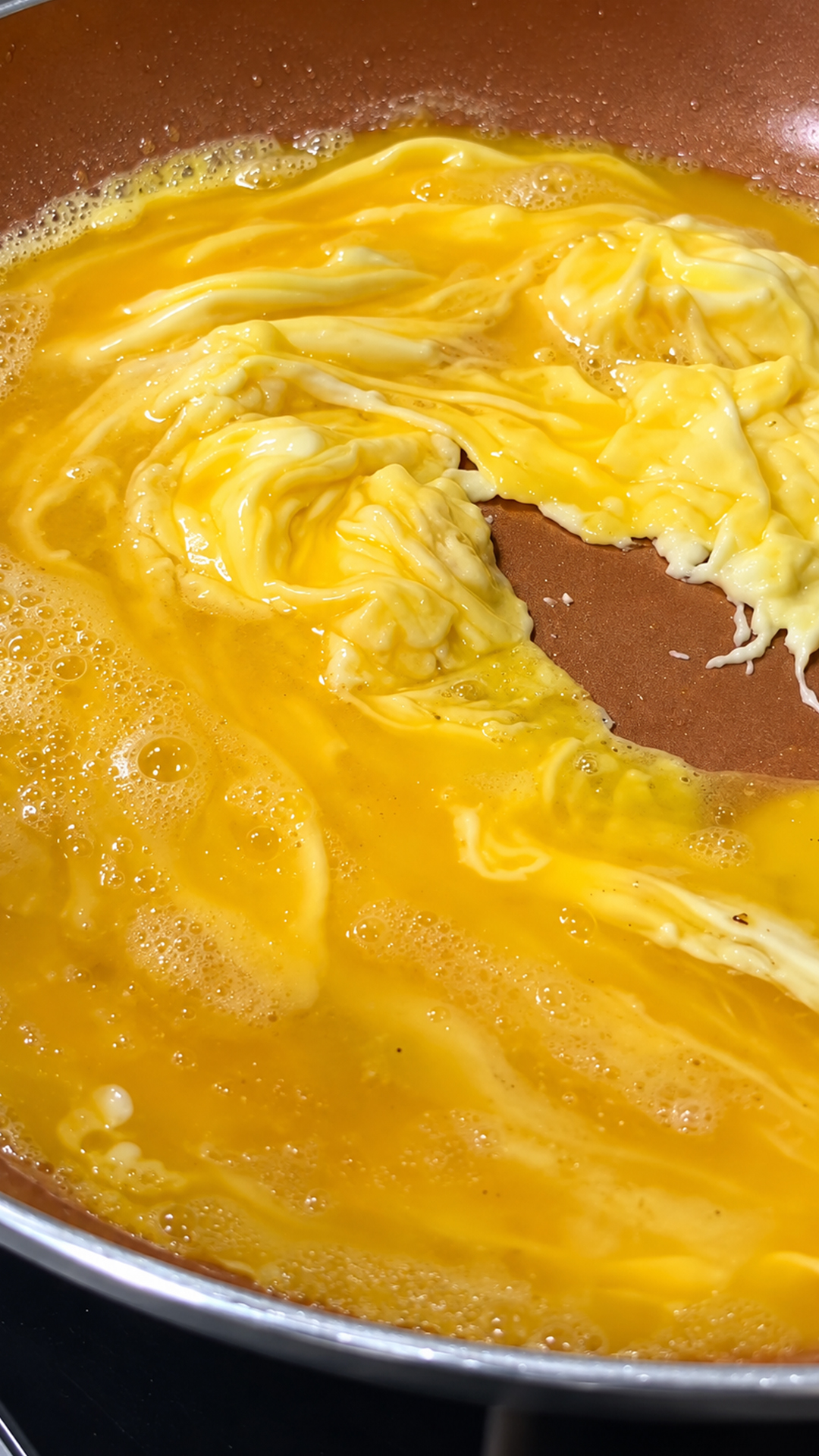 Perfect scrambled eggs using butter and olive oil